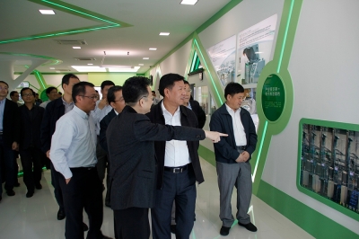 2012年，时任浙江省副省长毛光烈视察3118云顶集团